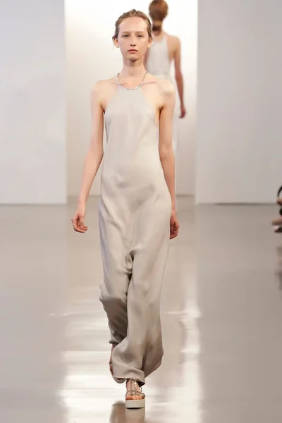 Look 19